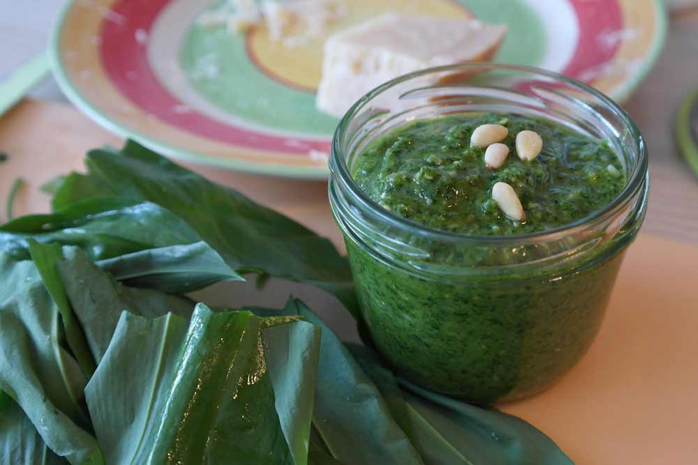 Blattspinat mit Parmesan